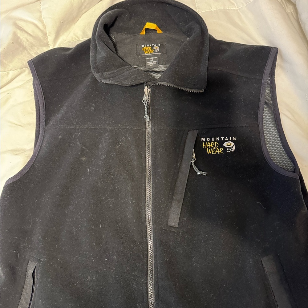 Mountain Hardware Fleece Vest
Black. Worn once